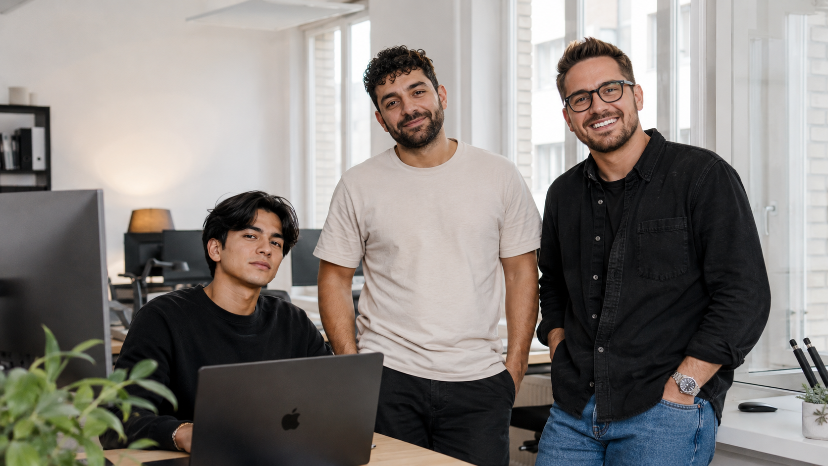 Das Glaronia Media Team im Büro